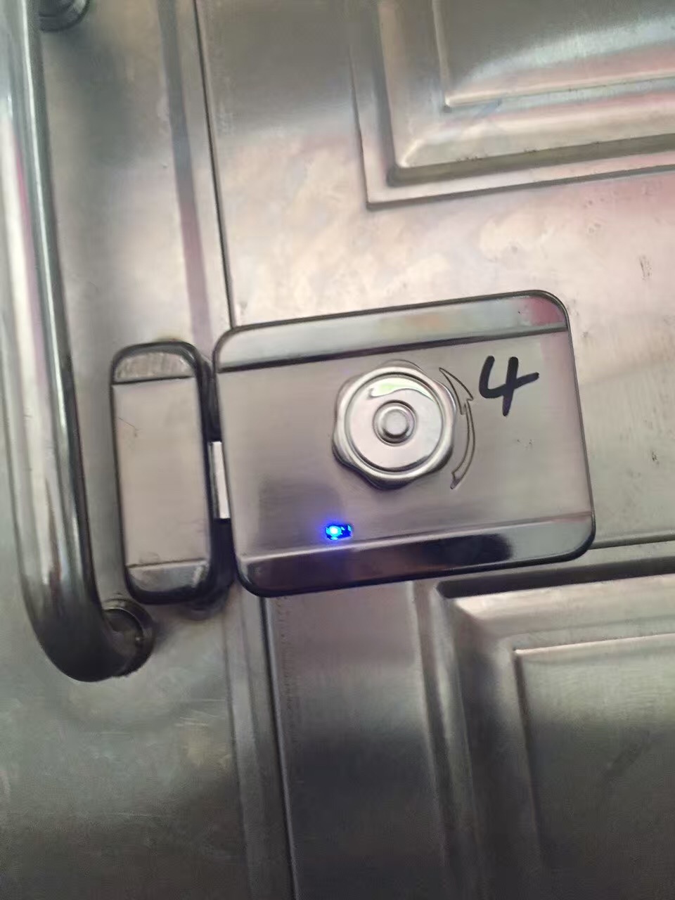 防盜門+電機鎖                            